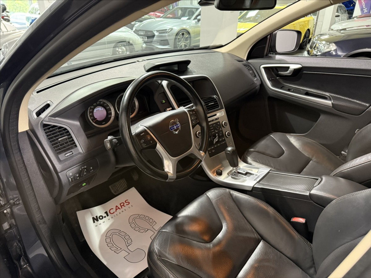 volvo-xc60-2-4-d5-awd-summum-xenon - 8
