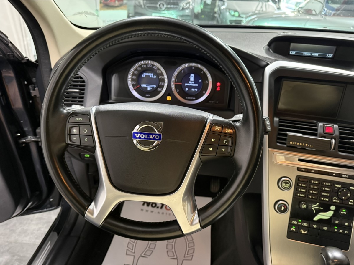 volvo-xc60-2-4-d5-awd-summum-xenon - 9