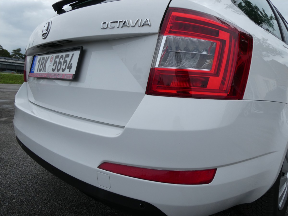 skoda-octavia-1-6-tdi-81kw-style-dph-cr - 8