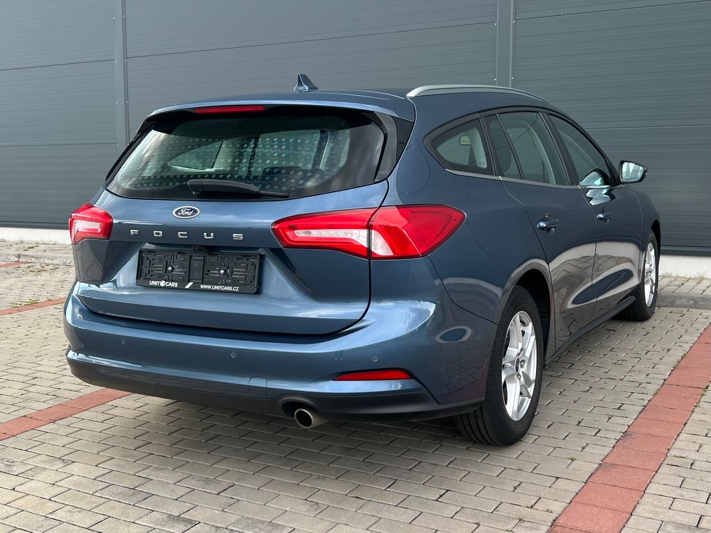 ford-focus-1-5-ecoblue-kamera-vyhrev-s - 3
