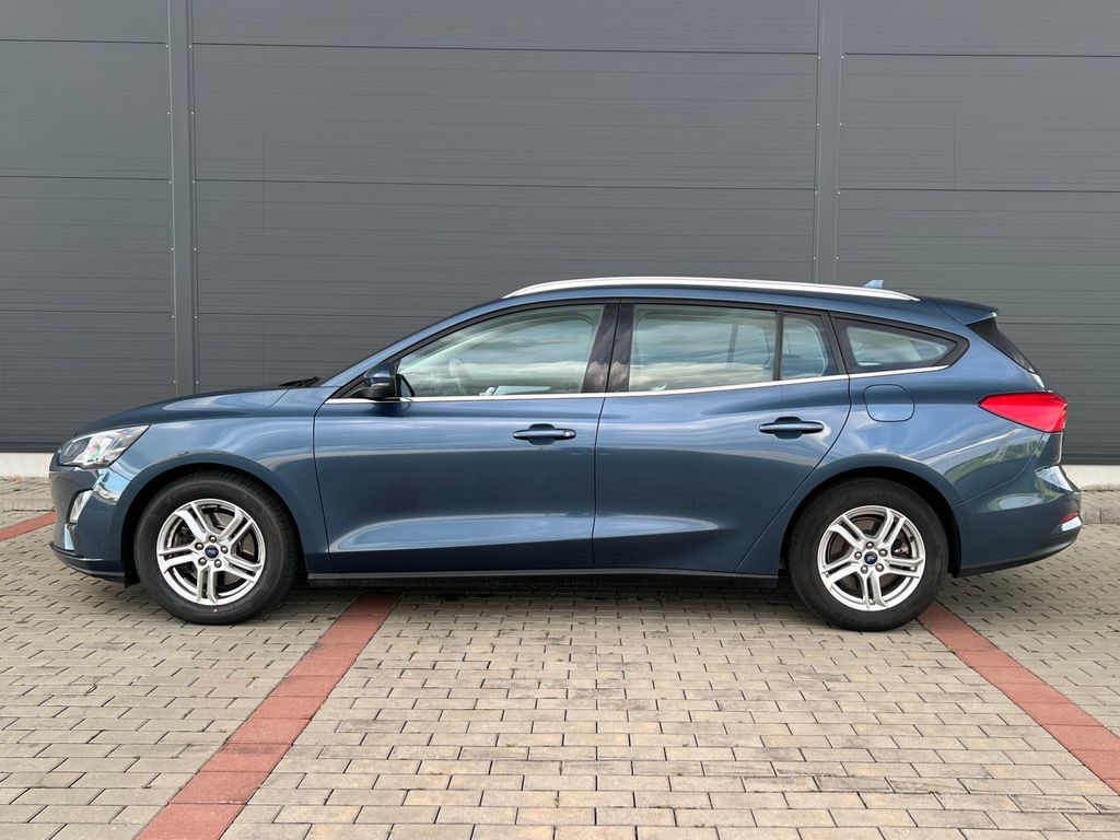 ford-focus-1-5-ecoblue-kamera-vyhrev-s - 7