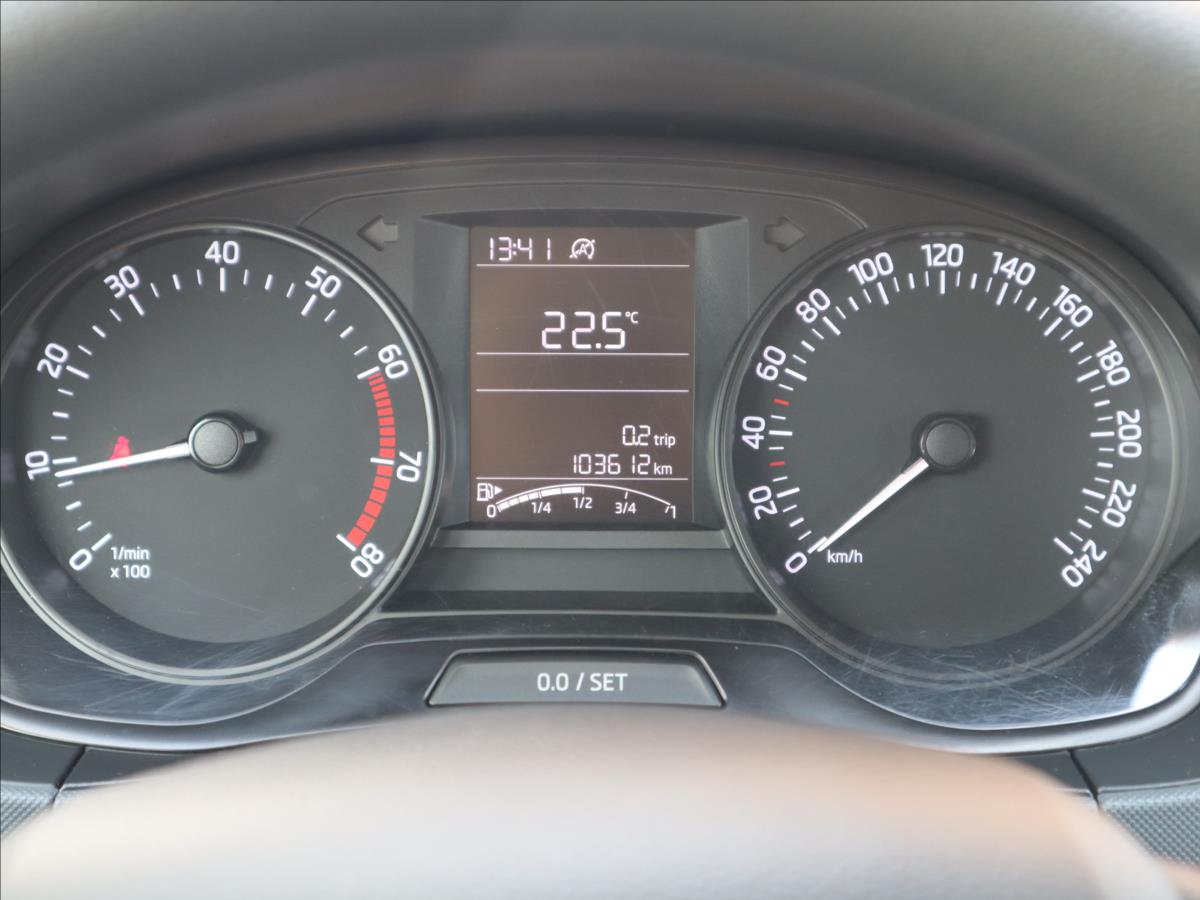 skoda-fabia-1-0-mpi-active-klima - 9