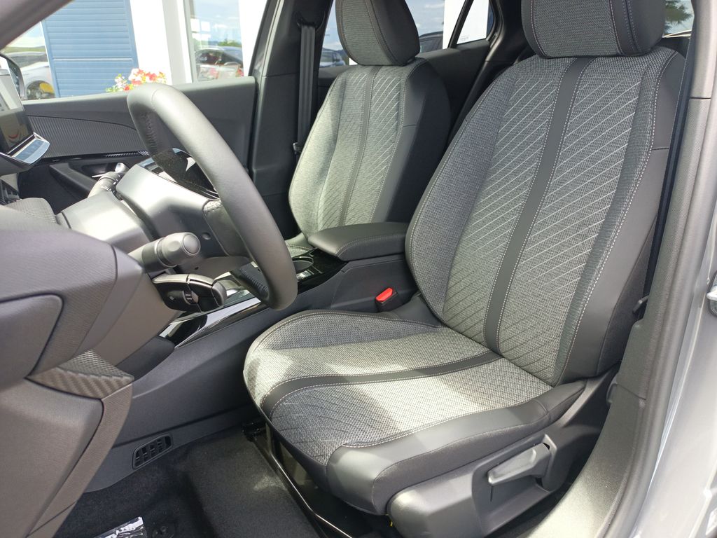 peugeot-2008-allure-hybrid-145-e-dcs6 - 6