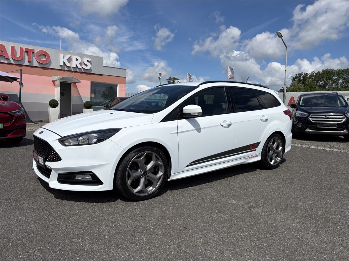 ford-focus-2-0-eb-184kw-st-navi-winterpaket-1-maj - 9