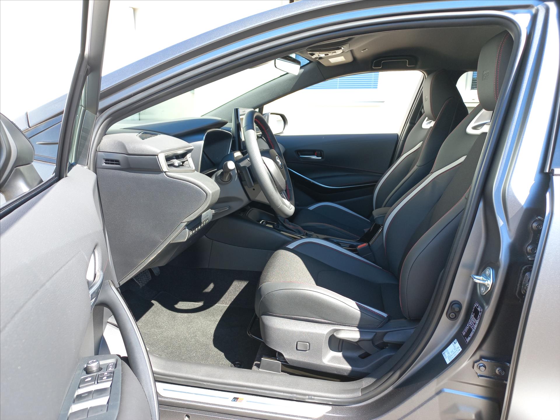 toyota-corolla-2-0-hybrid-e-cvt-178k-ts-gr-sport - 8