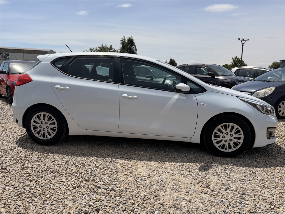kia-ceed-1-4-i-lpg-1-majitel-cr-dph - 3