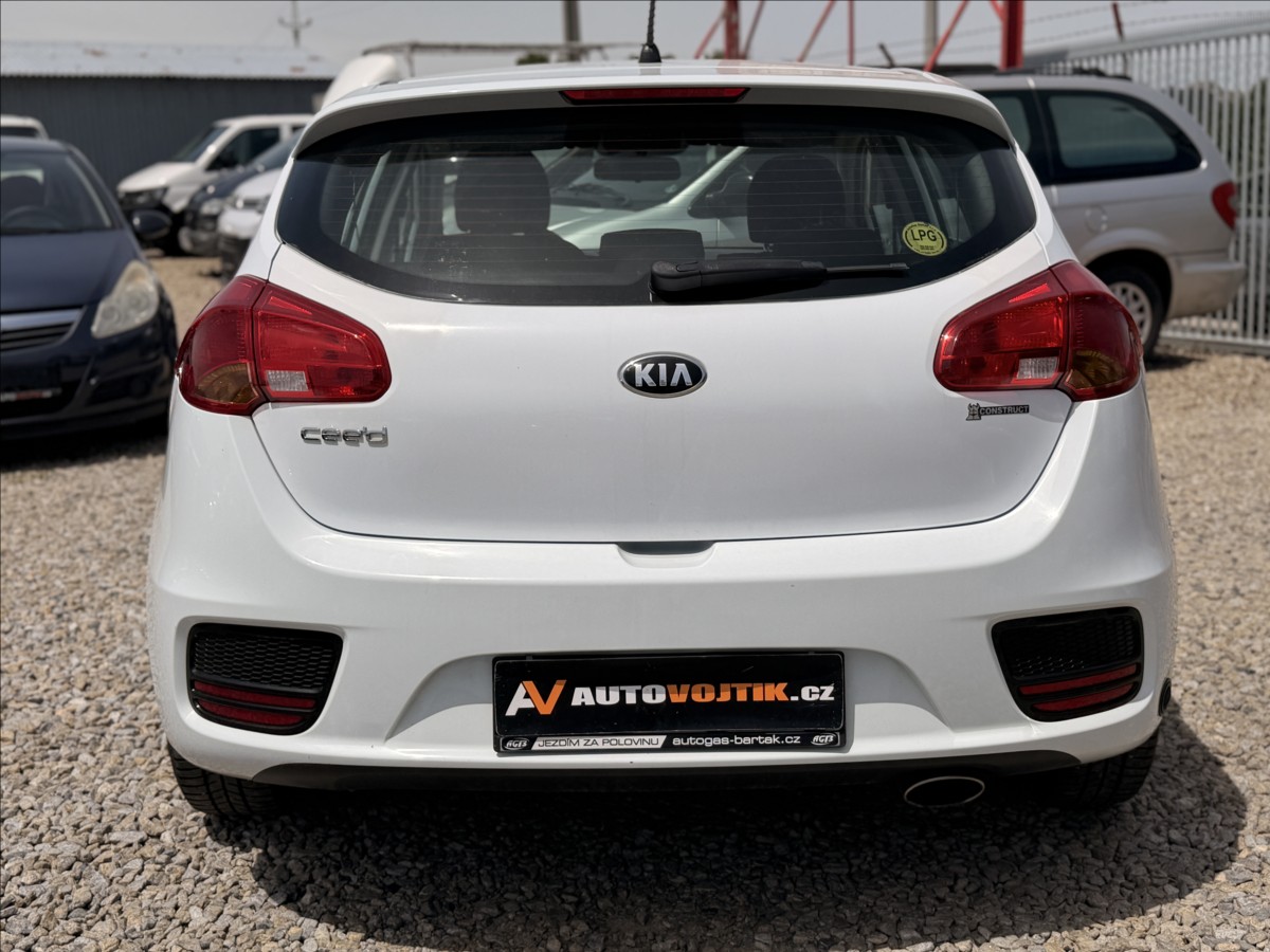 kia-ceed-1-4-i-lpg-1-majitel-cr-dph - 5