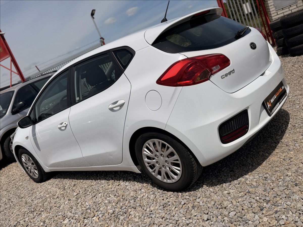 kia-ceed-1-4-i-lpg-1-majitel-cr-dph - 6