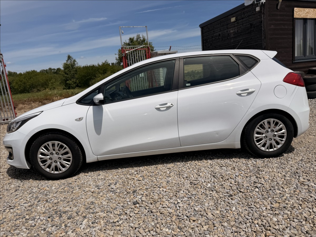 kia-ceed-1-4-i-lpg-1-majitel-cr-dph - 7