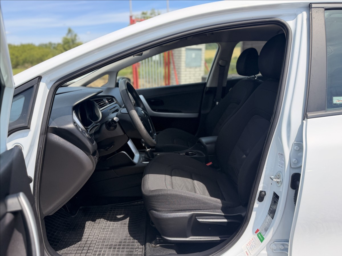 kia-ceed-1-4-i-lpg-1-majitel-cr-dph - 8