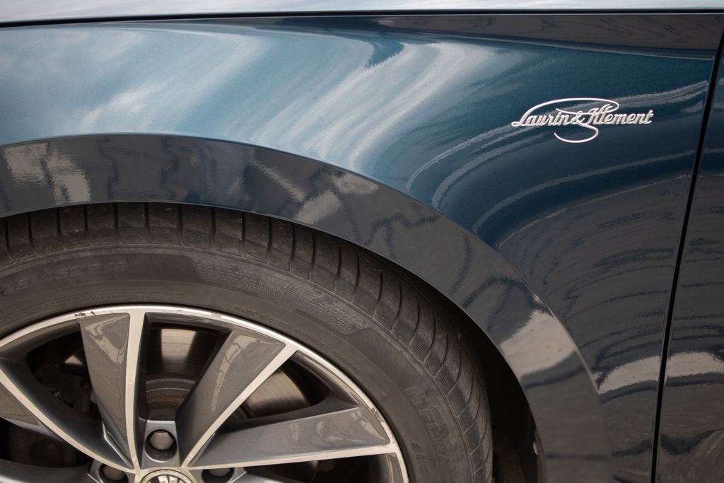 skoda-superb-laurin-klement-nove-rozvody-servisovano - 8