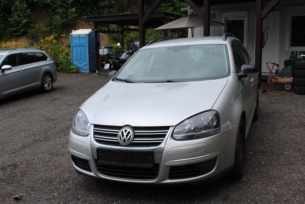Volkswagen Golf Kombi 1.9 TDi DSG