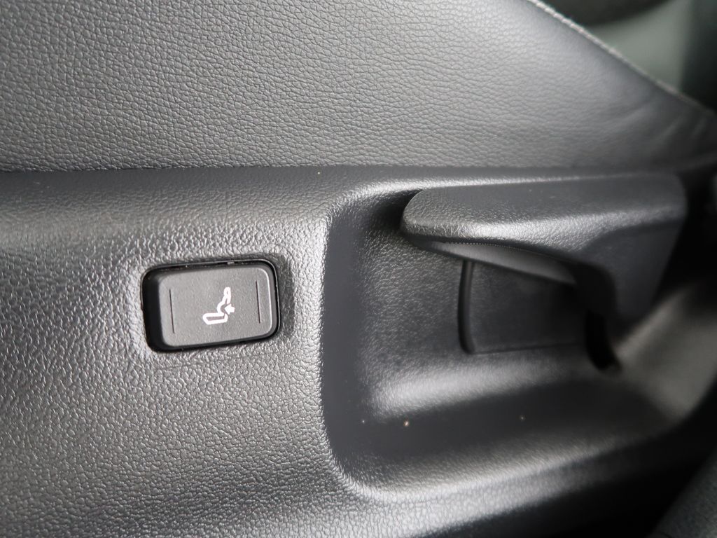 toyota-corolla-1-8hybrid-cz-1maj-executive - 9