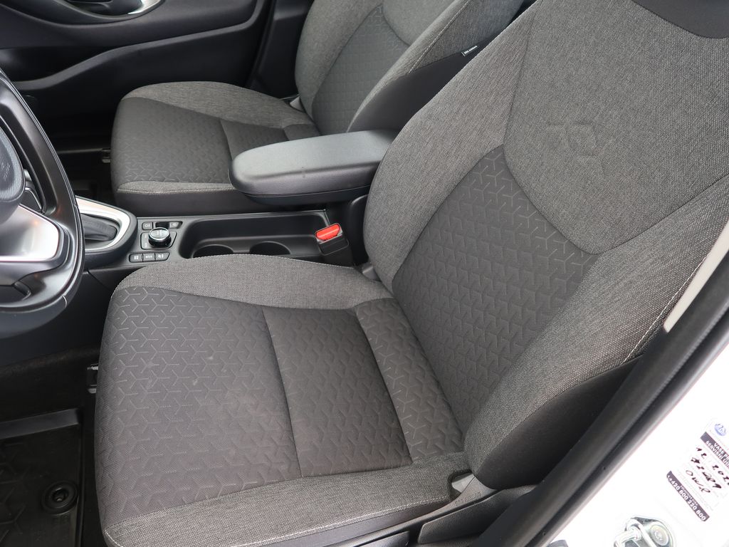 toyota-yaris-cross-1-5hybrid-4x4-1maj-comforttech - 8