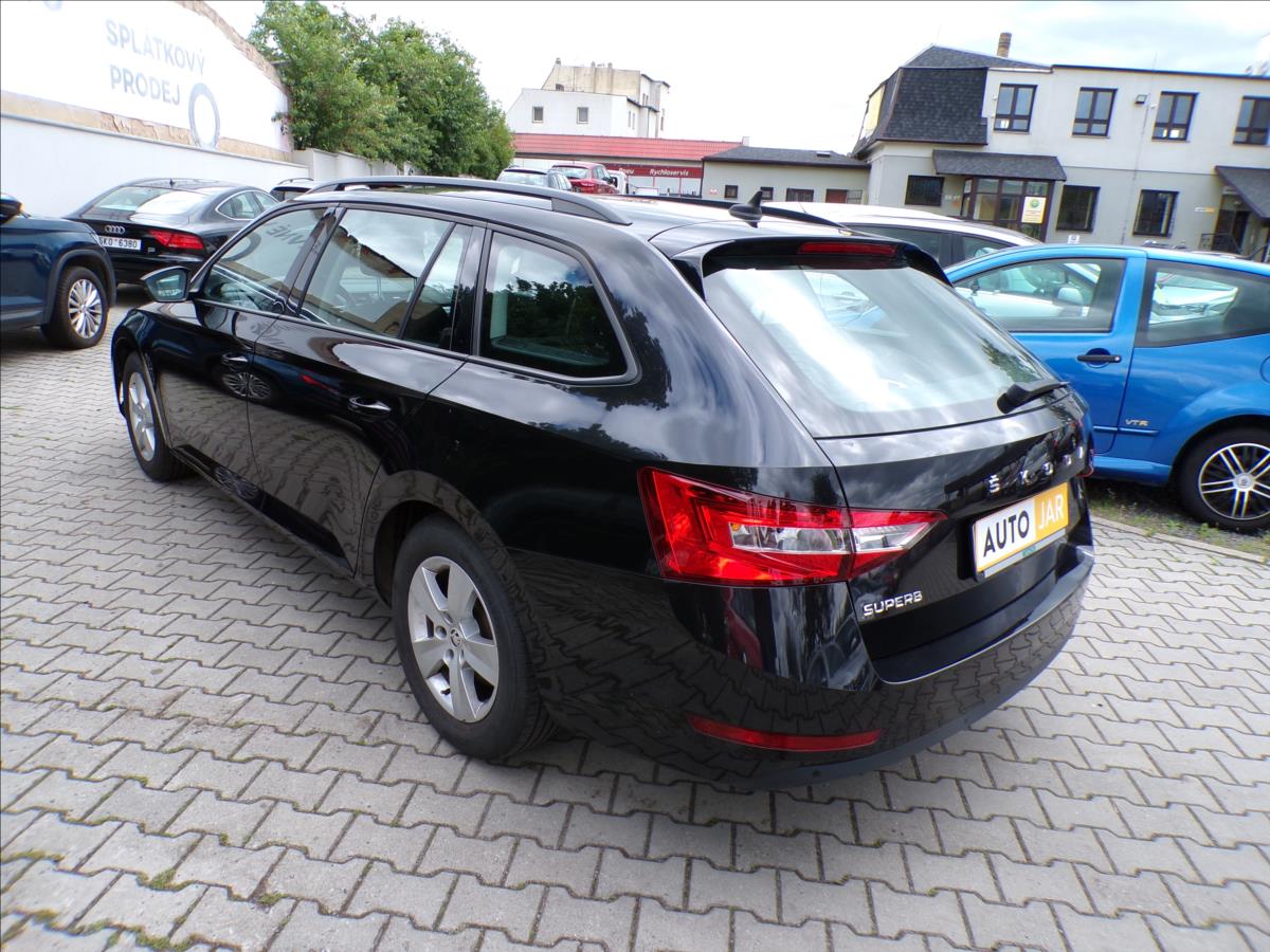 skoda-superb-2-0-tdi-navigace - 3