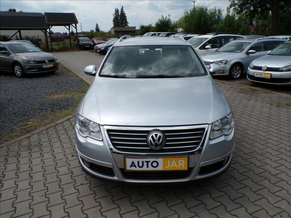 volkswagen-passat-2-0-tdi-highline-xenony - 1