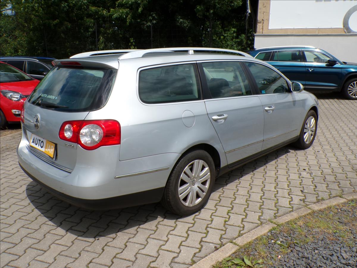 volkswagen-passat-2-0-tdi-highline-xenony - 3
