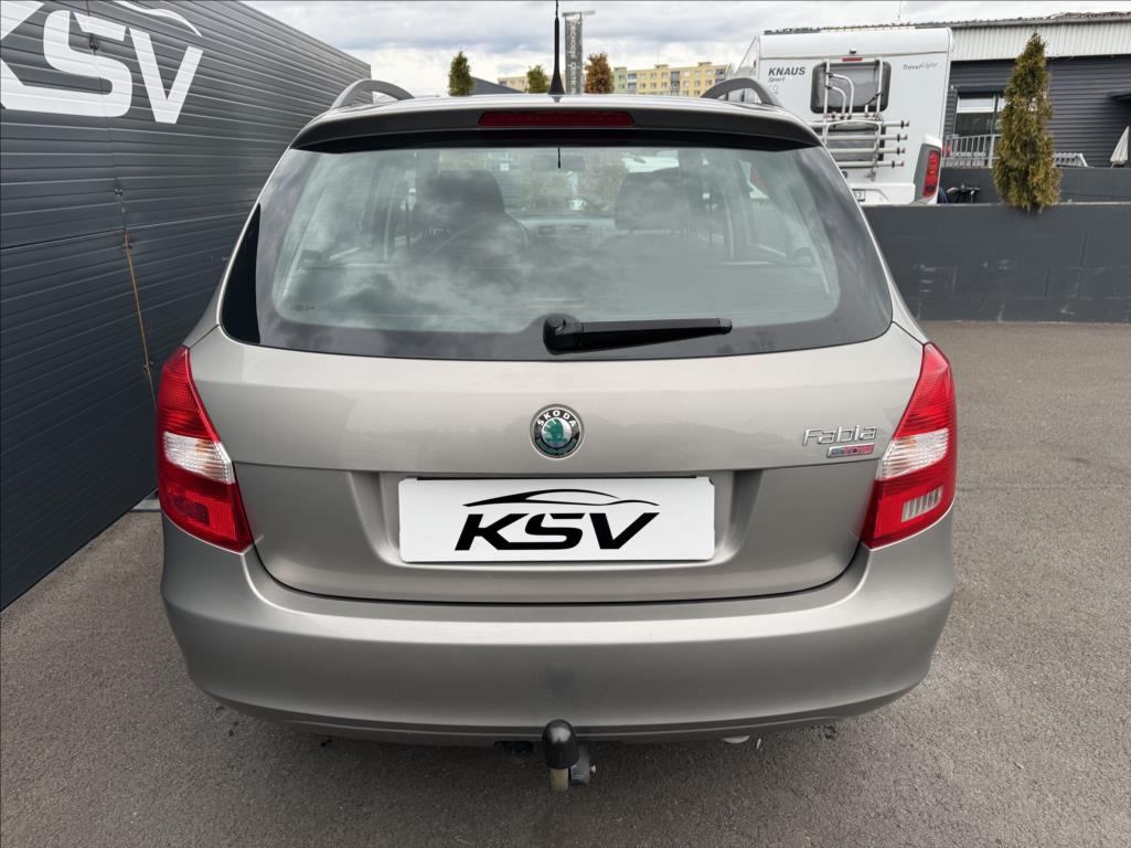 skoda-fabia-1-6 - 6
