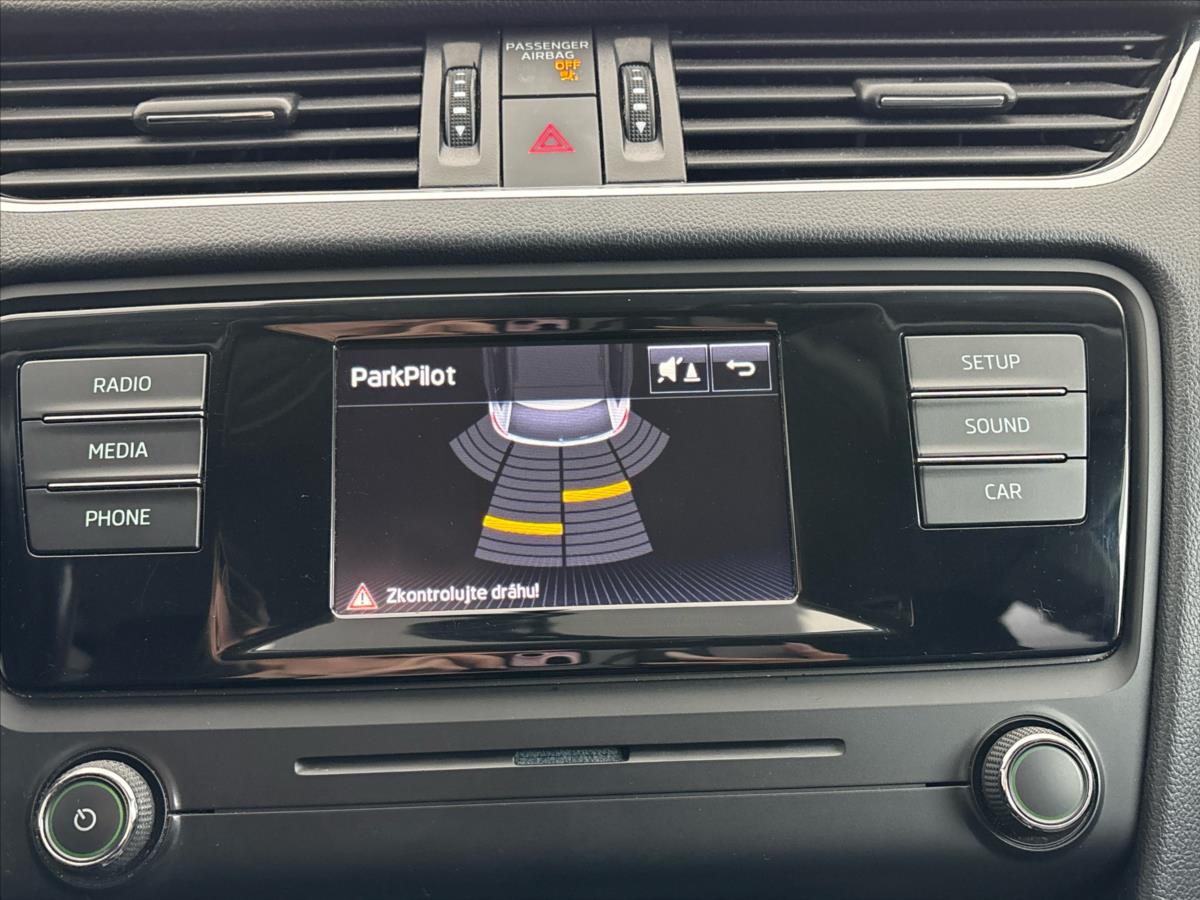 skoda-octavia-1-6-tdi-ambition-plus - 7
