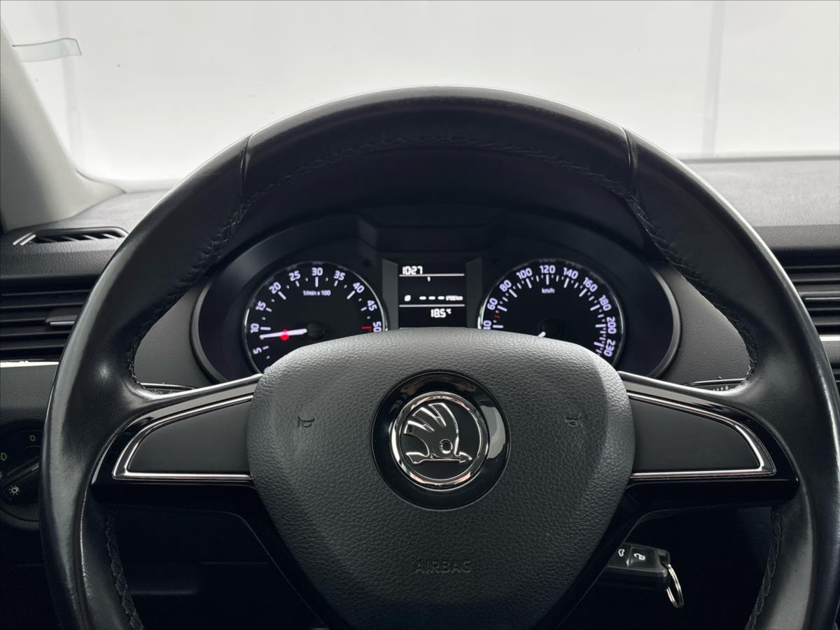 skoda-octavia-1-6-tdi-ambition-plus - 9