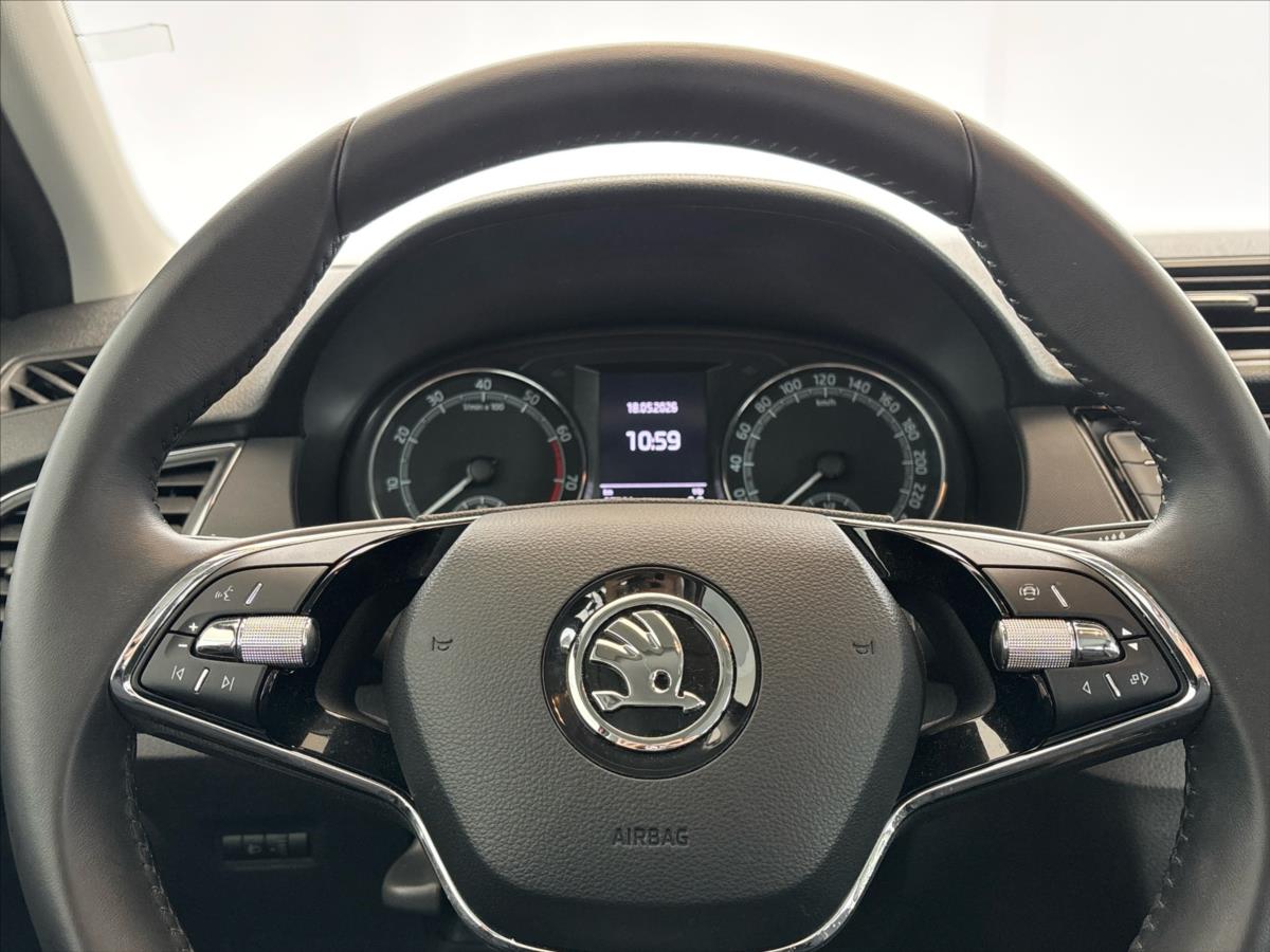 skoda-fabia-1-0-tsi-ambition-top - 9