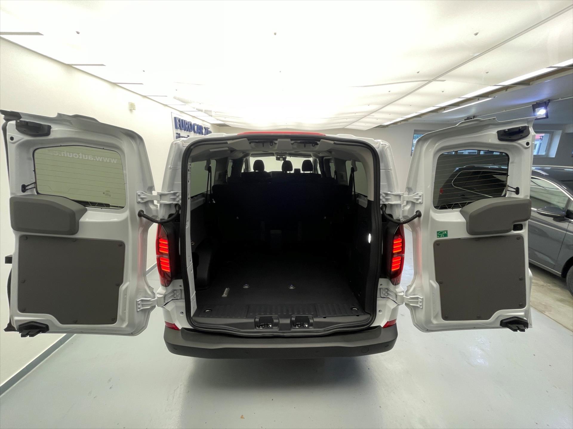 volkswagen-transporter-novy-t7-kombi-tdi-dr - 6