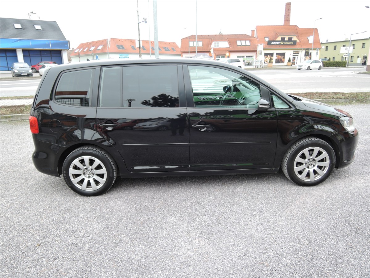 volkswagen-touran-2-0-tdi-dsg-7-mist-kuze - 4