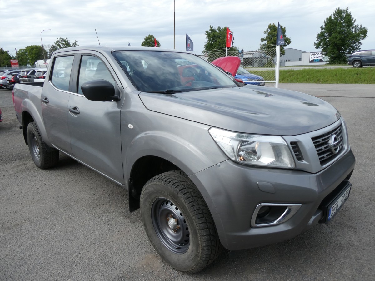 Nissan Navara 2,3 dCi 1.majitel,DPH,4x4,závěs