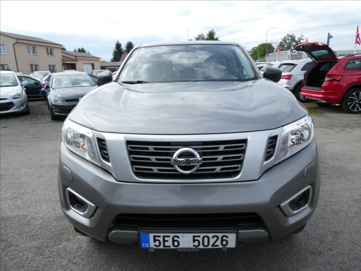 nissan-navara-2-3-dci-1-majitel-dph-4x4-zaves - 1