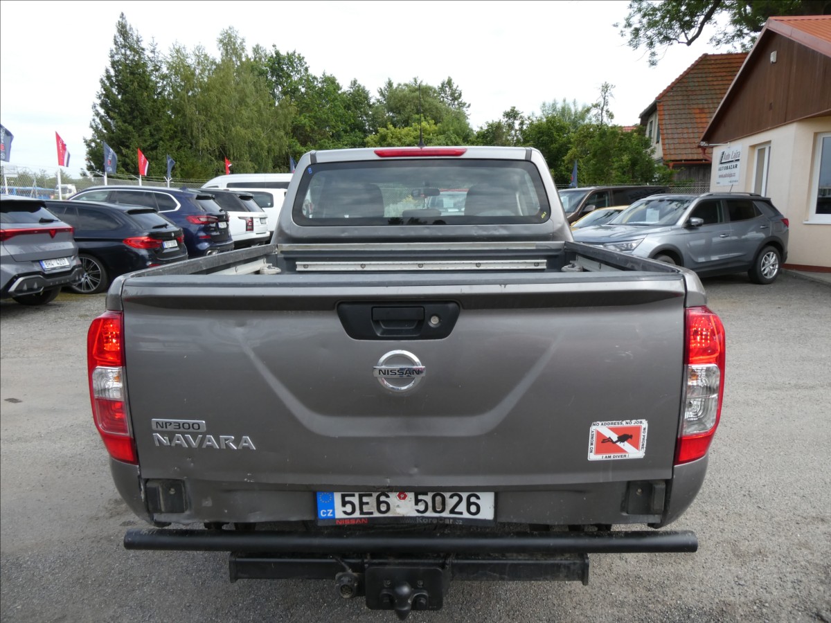 nissan-navara-2-3-dci-1-majitel-dph-4x4-zaves - 5