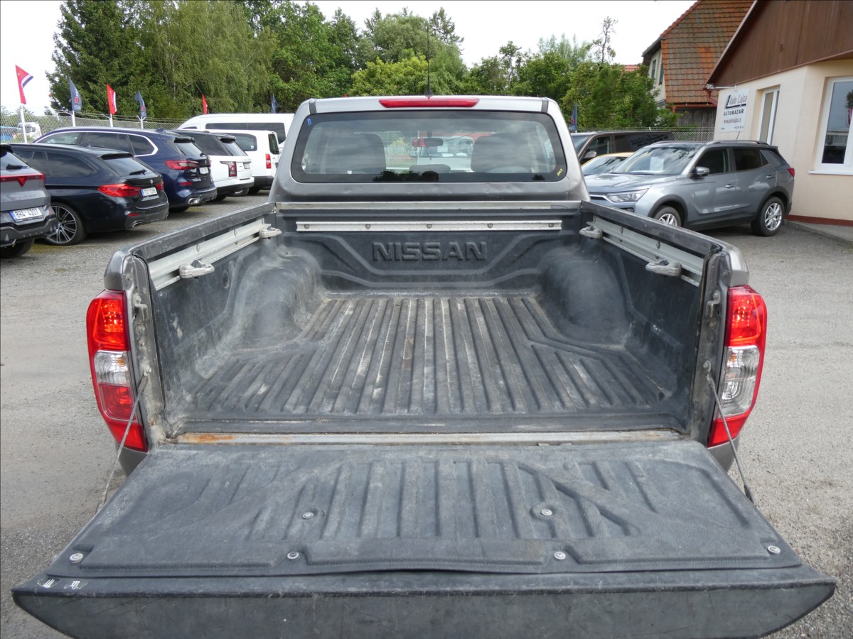 nissan-navara-2-3-dci-1-majitel-dph-4x4-zaves - 7