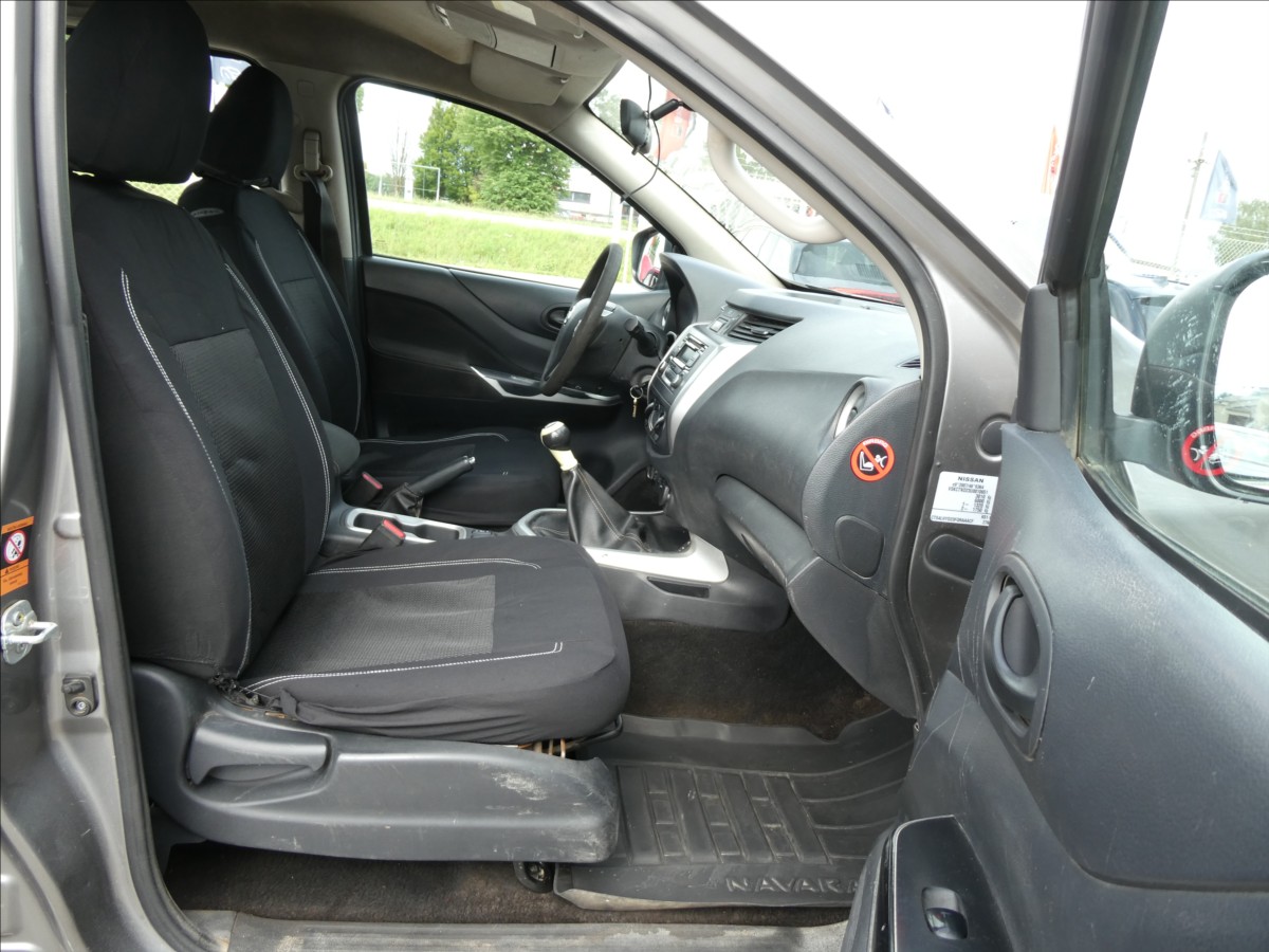nissan-navara-2-3-dci-1-majitel-dph-4x4-zaves - 9