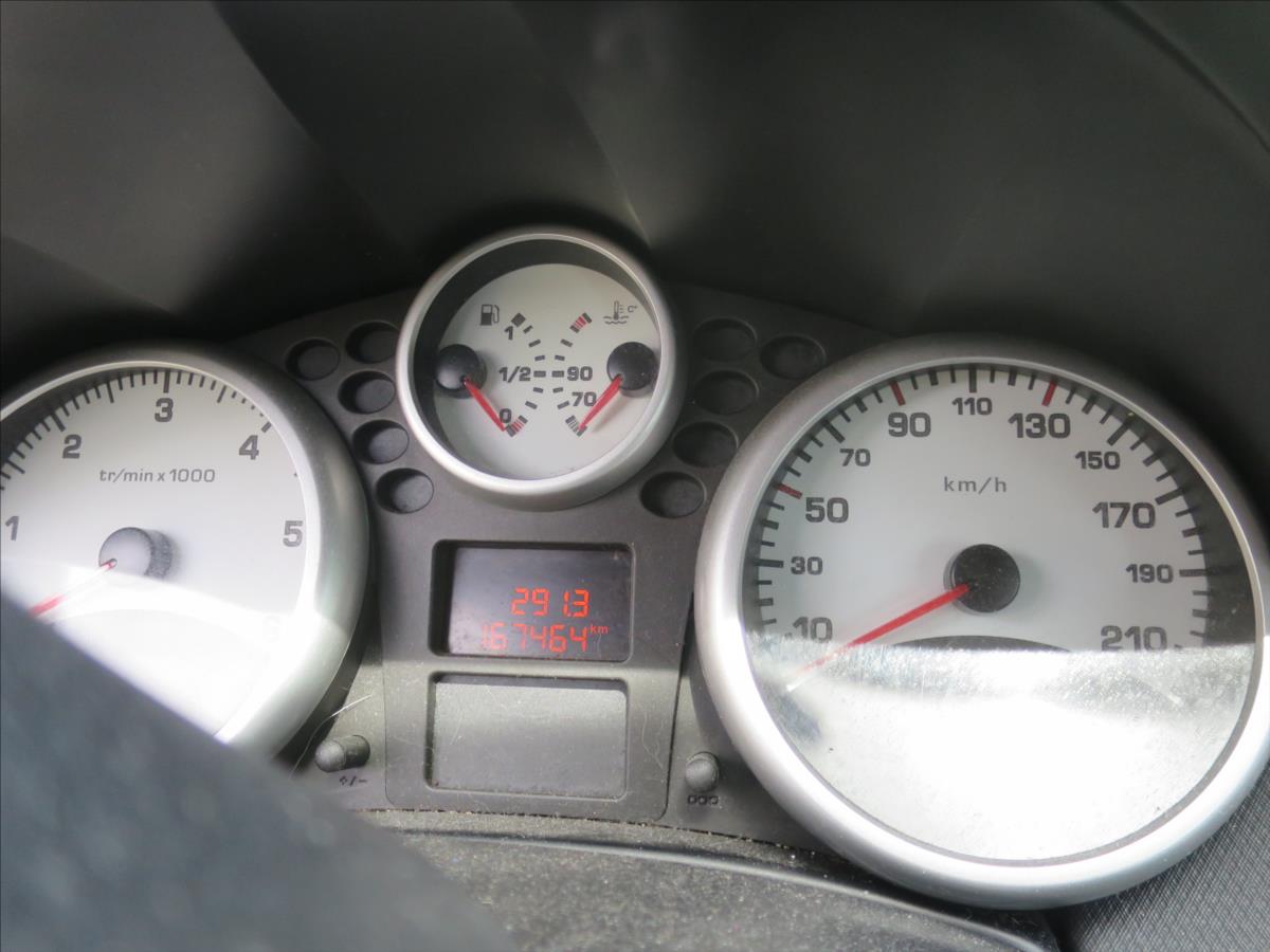 peugeot-207-1-6-hdi - 9