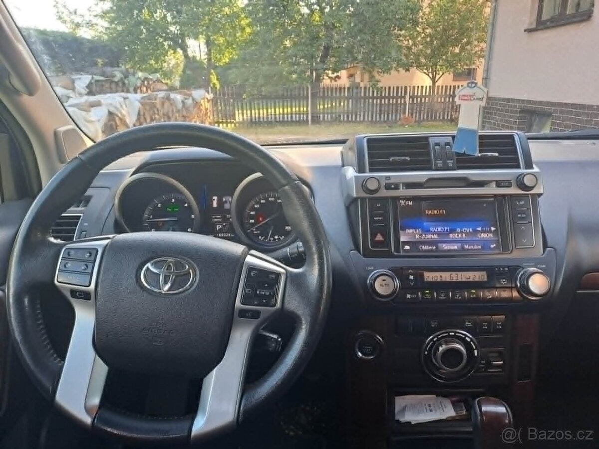 toyota-land-cruiser - 2