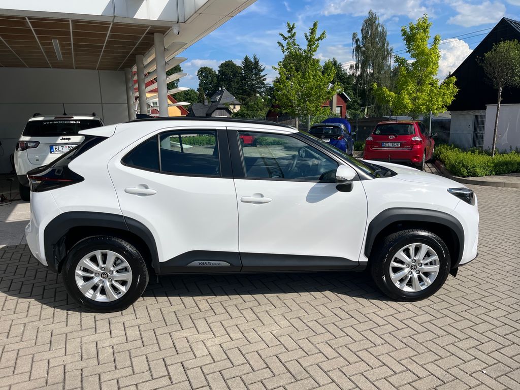 toyota-yaris-cross-1-5-hybrid-e-cvt-comfort - 5