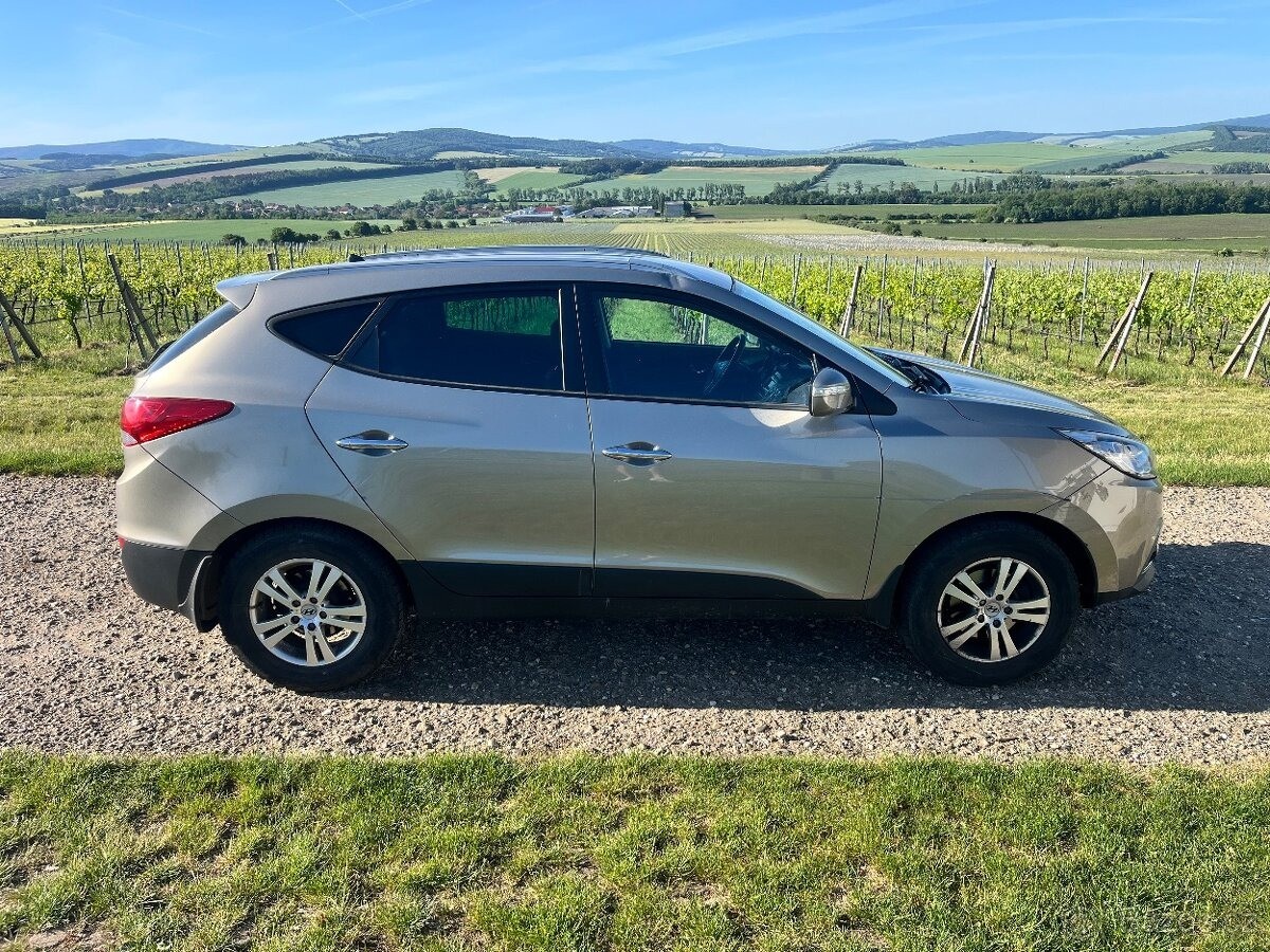 hyundai-ix35-2-0-i-16v-120-kw-189-000-km - 1