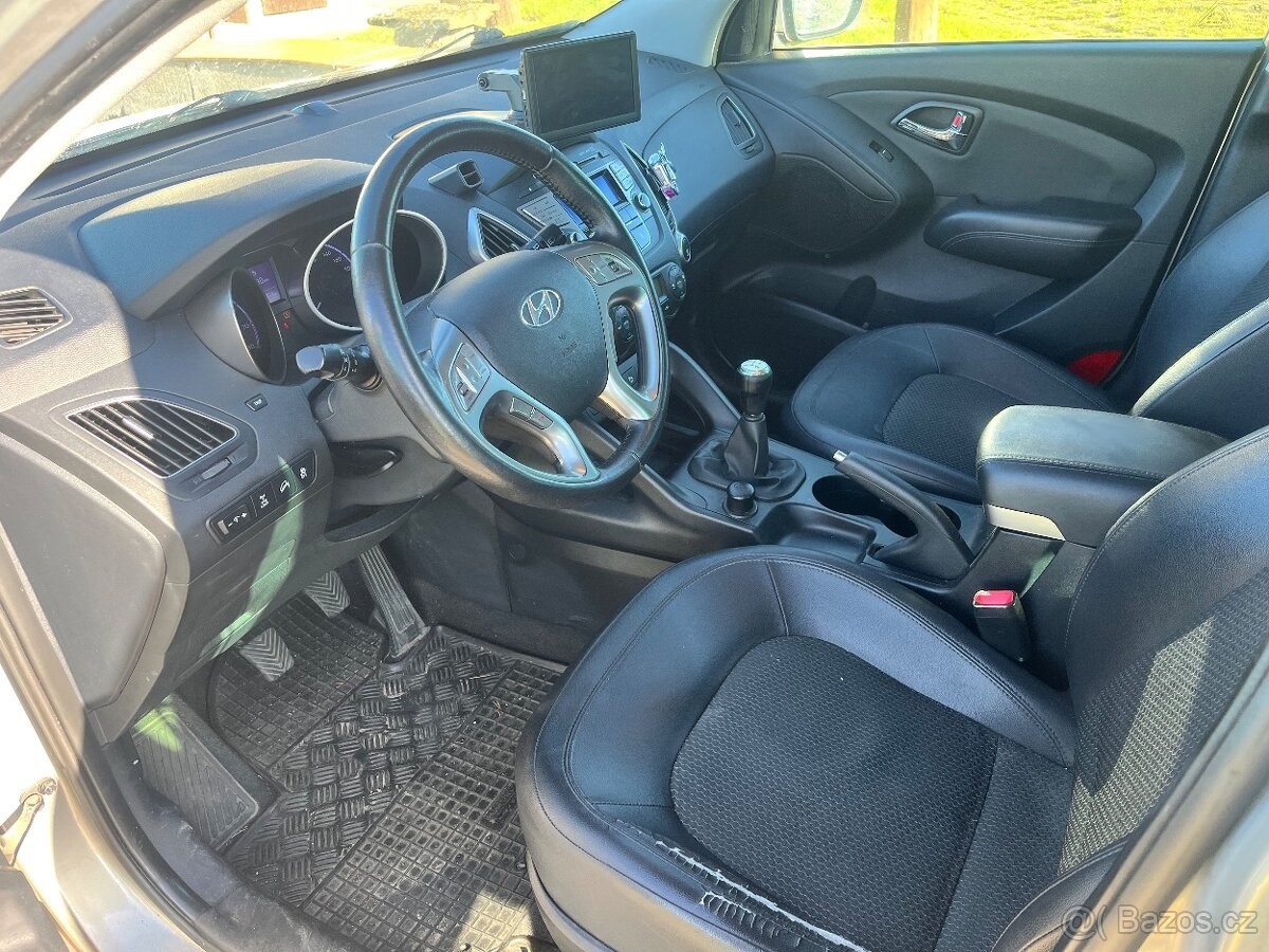 hyundai-ix35-2-0-i-16v-120-kw-189-000-km - 4