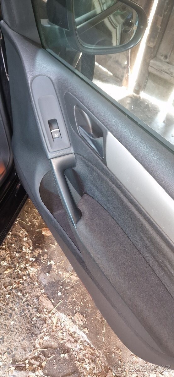 volkswagen-golf-2-0-tdi-highline-tazne-klima - 2