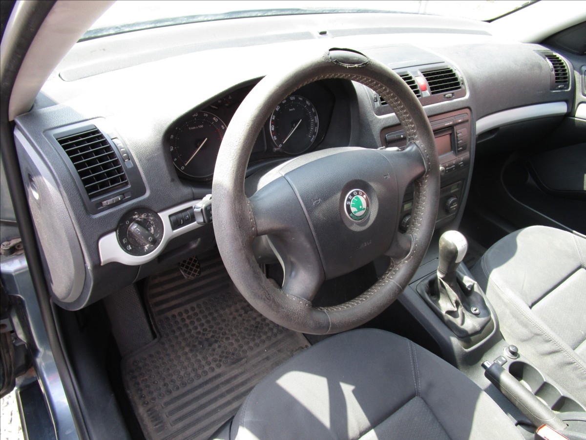 skoda-octavia-combi-1-9tdi-4x4-aut-klima - 9