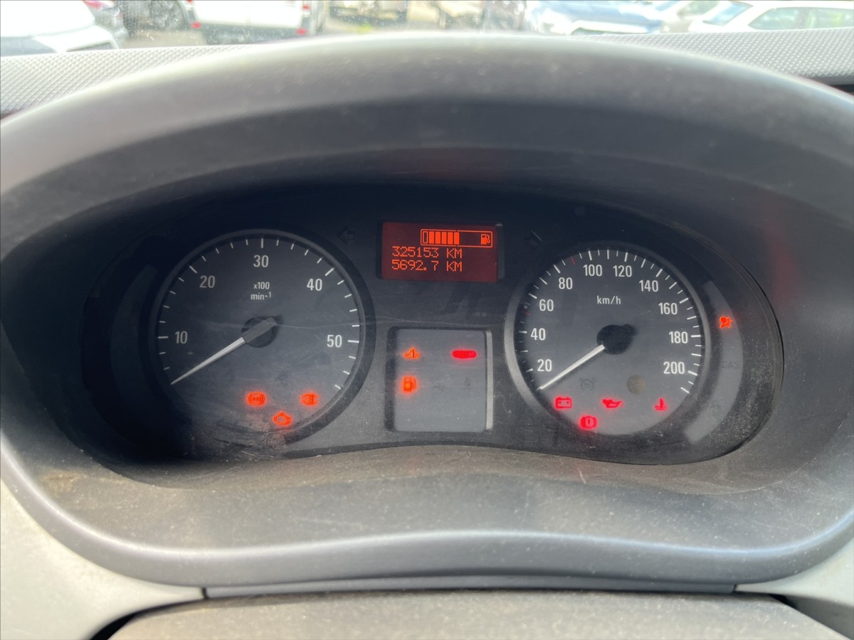 opel-vivaro-2-0-dci-84kw - 9
