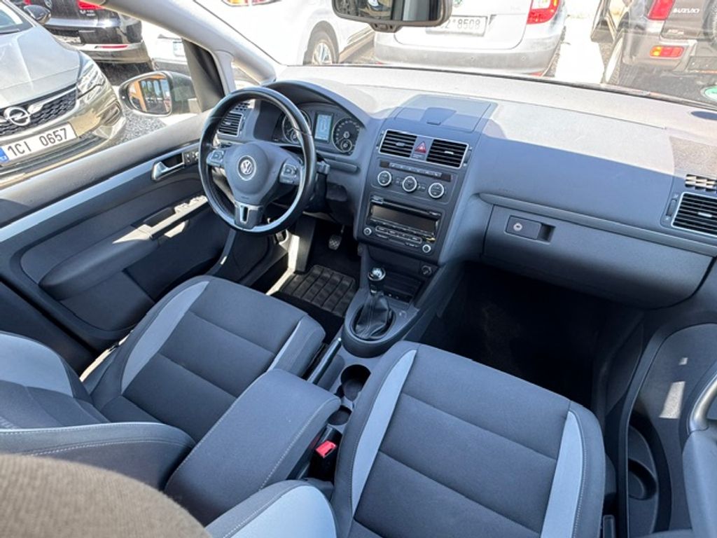 volkswagen-touran-1-4-tsi-103kw-top - 9