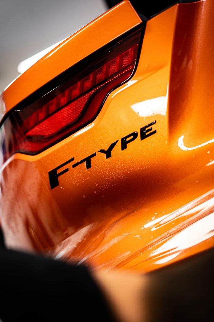 jaguar-f-type-r-dynamic-5-0-v8-awd-aut-dph - 4