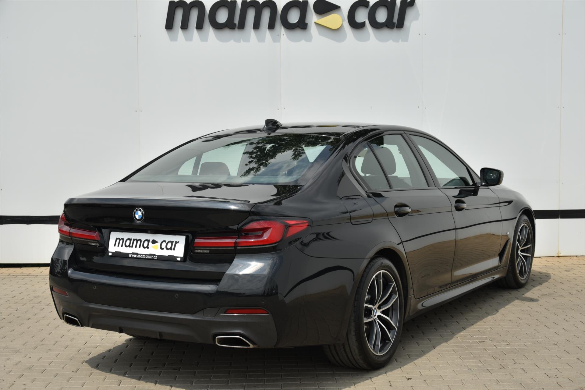 bmw-rada-5-520d-xdrive-m-paket-dph-cr - 6