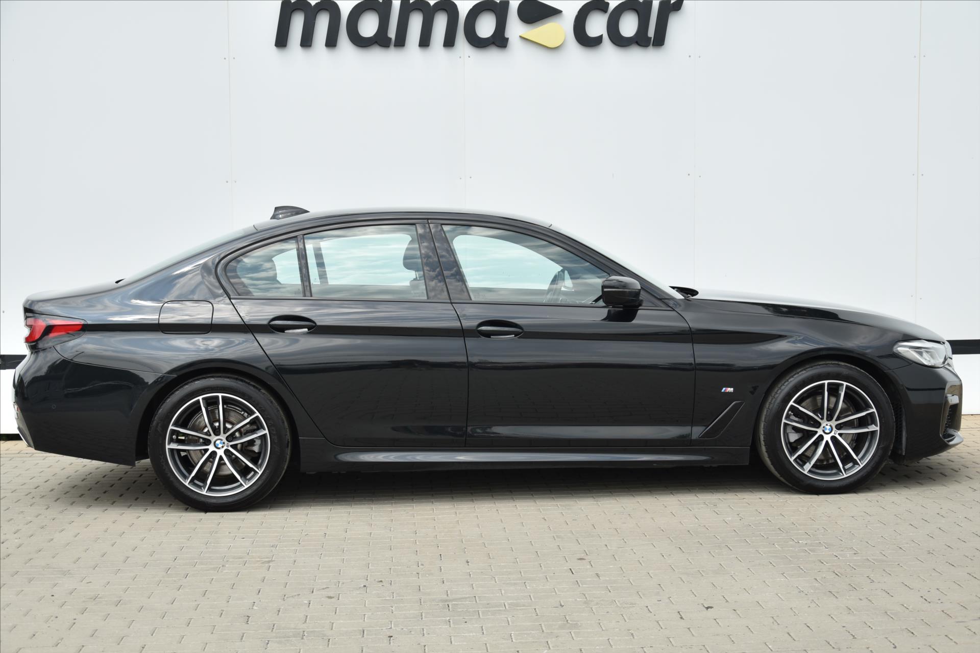 bmw-rada-5-520d-xdrive-m-paket-dph-cr - 7