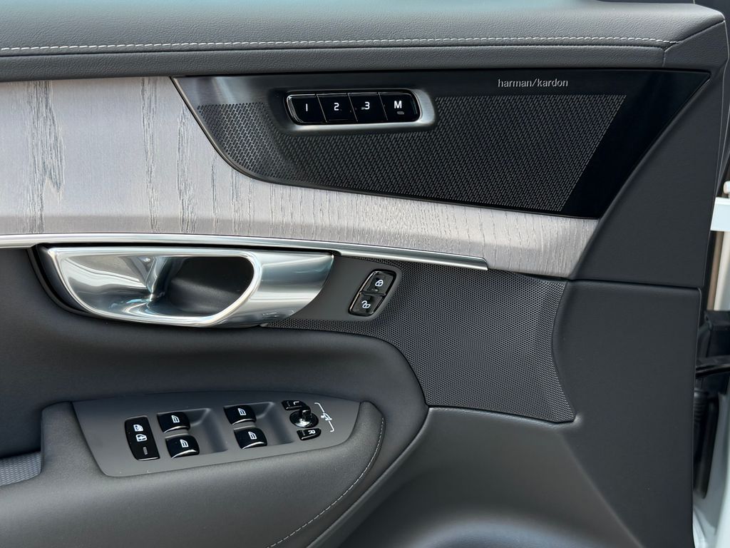 volvo-xc90-plus-b5-head-up-panorama-vzduch-skladem - 8