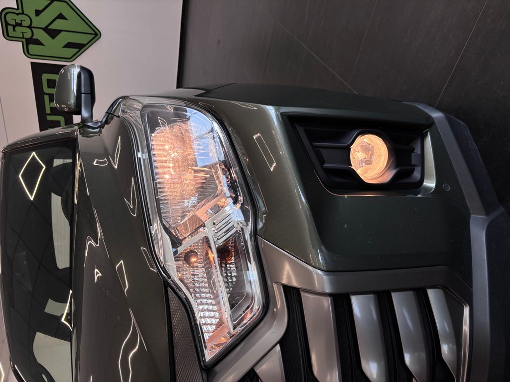 ssangyong-musso-2-2-e-xdi-1-majitel-cr-4x4 - 5