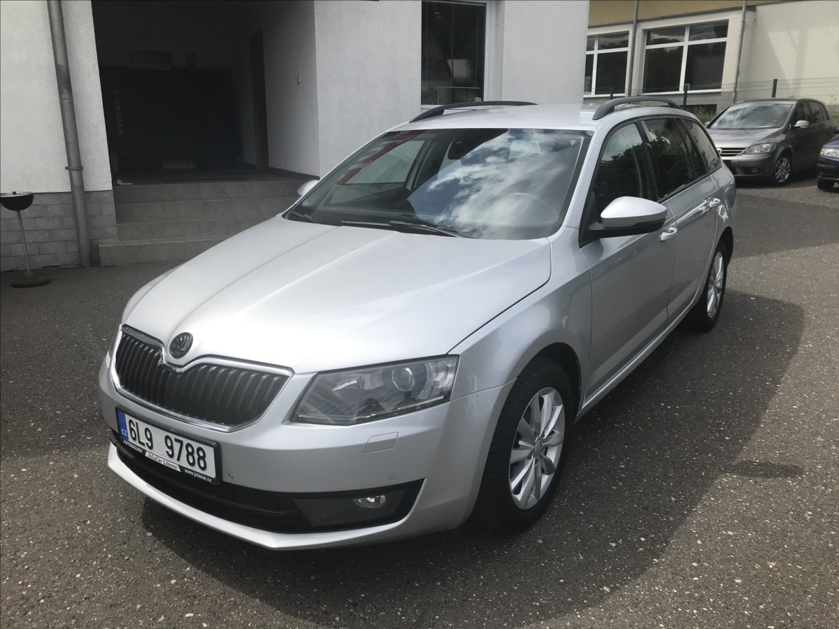 skoda-octavia-1-6-tdi-77kw-style-combi - 3