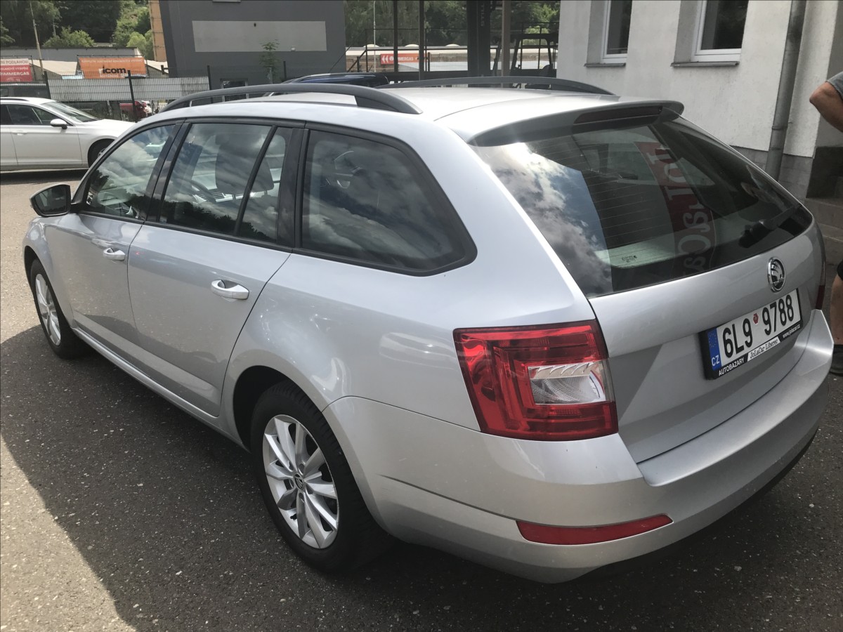 skoda-octavia-1-6-tdi-77kw-style-combi - 6