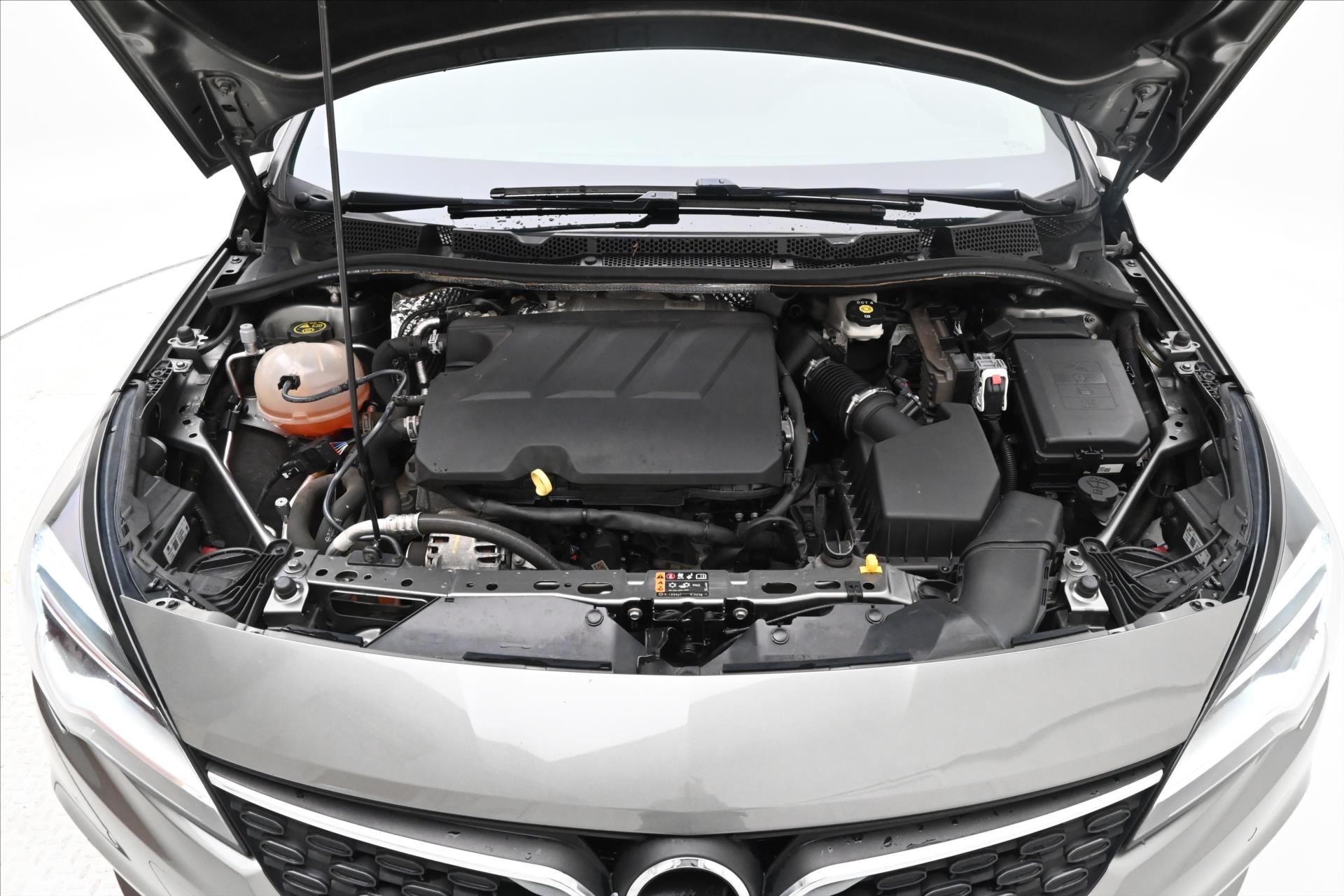 opel-astra-1-5-cdti-90-kw-park-kamera-zaruka-az-5-let - 8