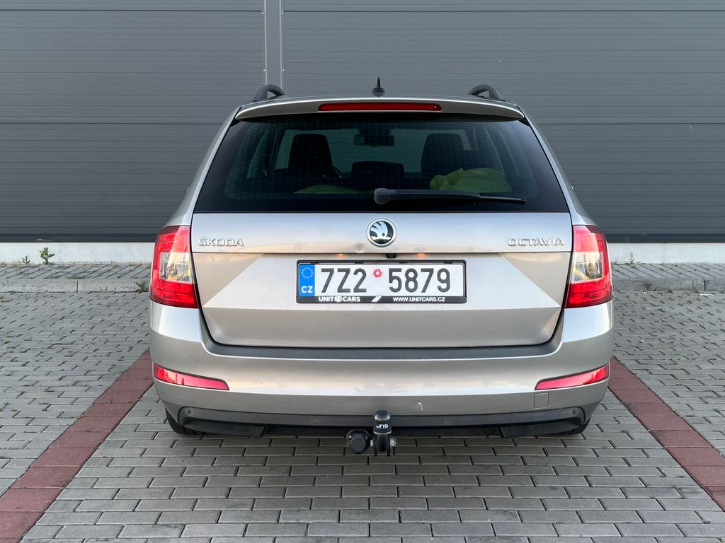 skoda-octavia-1-6-tdi-81kw-style-kamera-p - 4